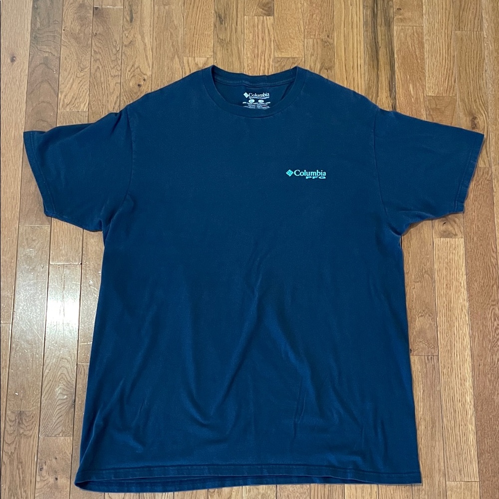 Columbia Men's Deep Blue Short Sleeve Tee size XL (fits more like a large)